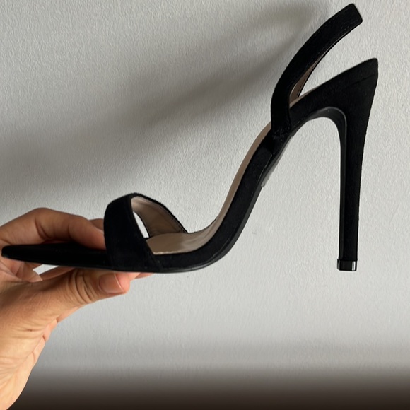 Boo Hoo Black Strappy Heels - Size 8! - Picture 3 of 3